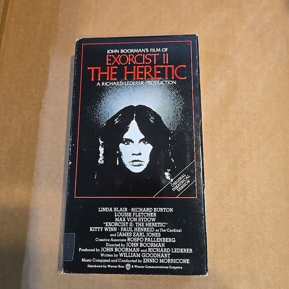 Exorcist II (2): The Heretic (Linda Blair) (VHS, 1988) Horror - Picture 1 of 8